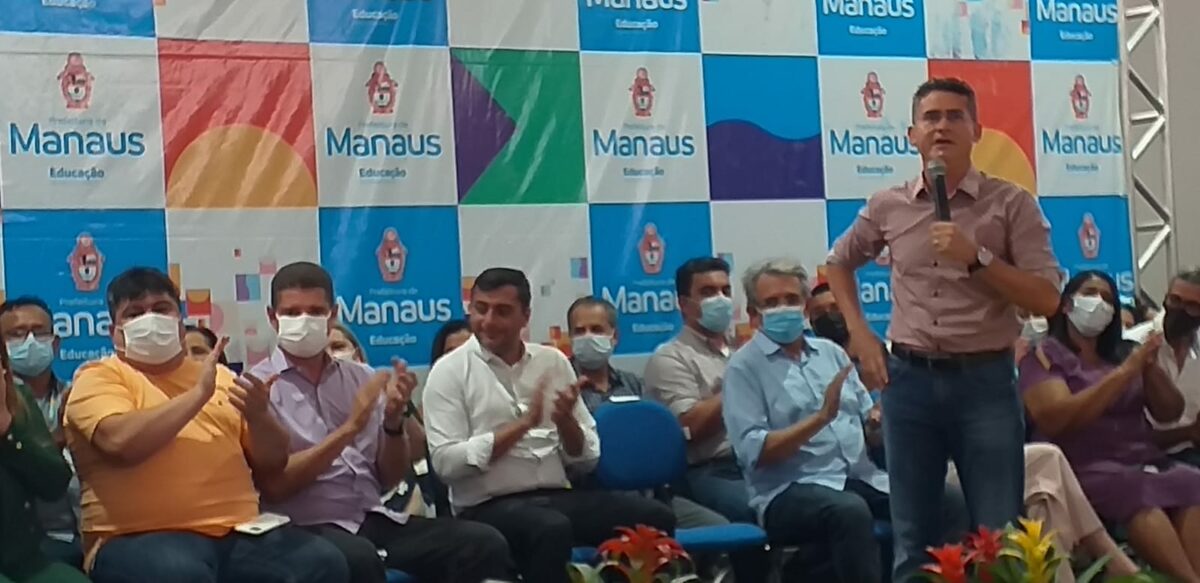 David Almeida paga abono maior abono do Fundeb para os professores