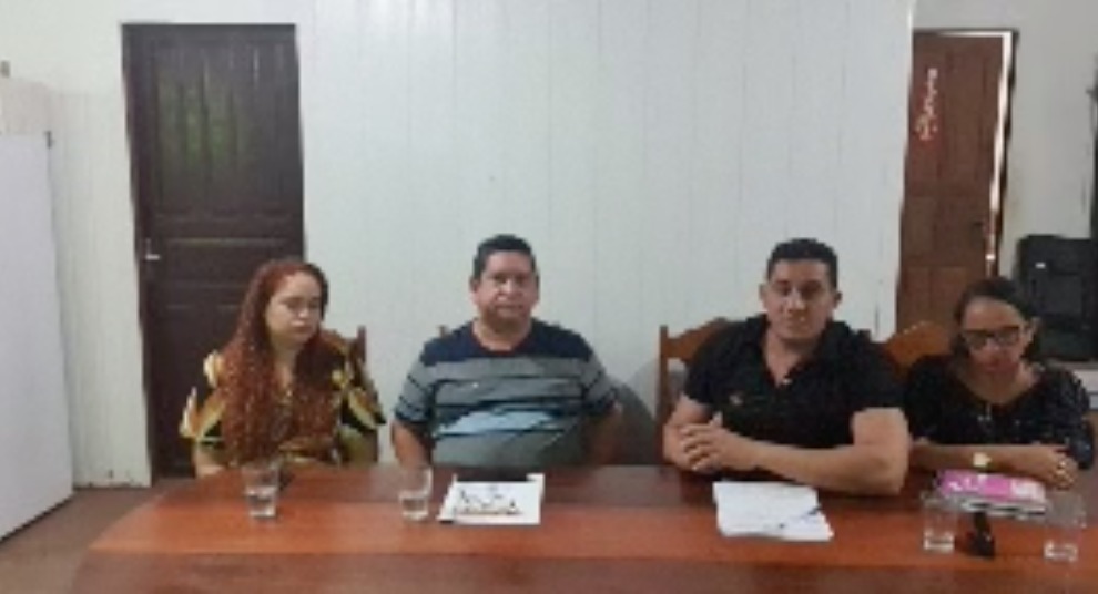 Brabo com críticas, prefeito faz live para dizer que não vai pagar o Fundeb