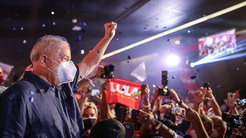 Lula tem 12,5% de chances de vencer a eleição ainda no 1º turno, diz site