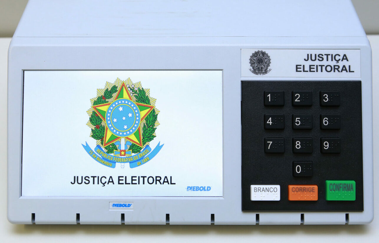 TSE vai jogar duro contra fake news e ataques ao voto eletrônico