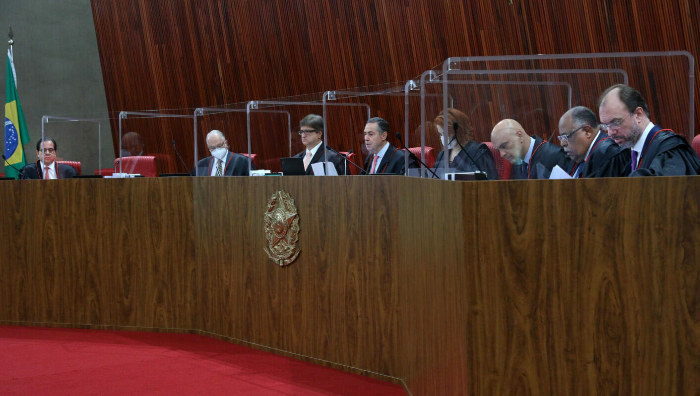 TSE manda antecipar verba de campanha das cotas racial e de gêneros