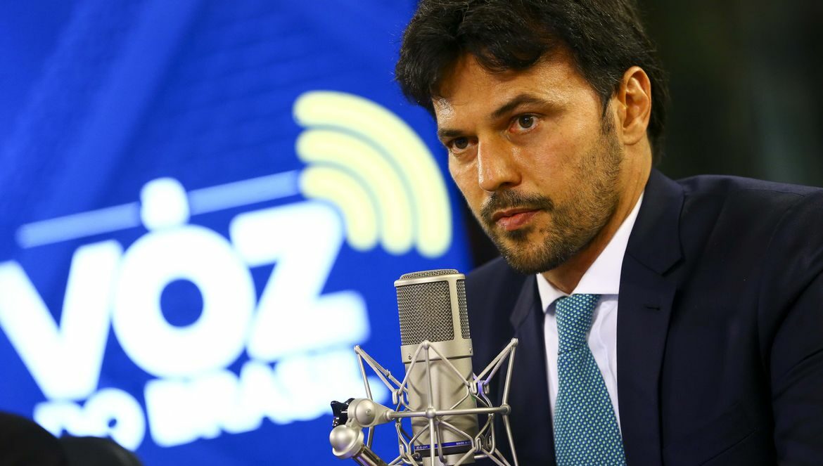 ministro, processa, ernesto, araujo