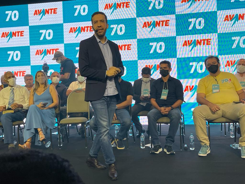 David diz que candidatura de Janones não o atrapalha no Amazonas