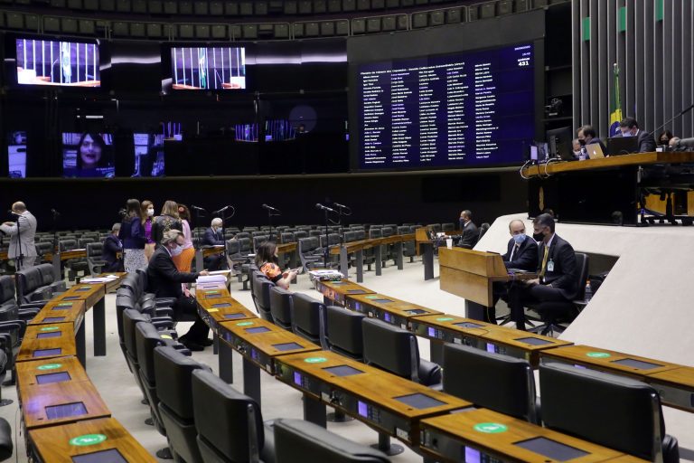 Bolsonaristas querem presidência de quatro comissões da Câmara