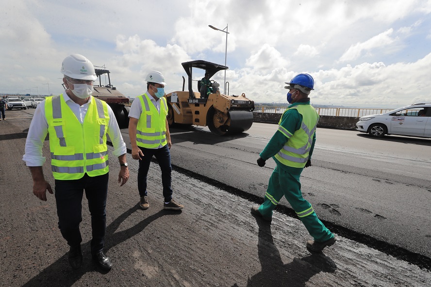 Governador manda revitalizar asfalto da ponte sobre rio Negro e AM-70