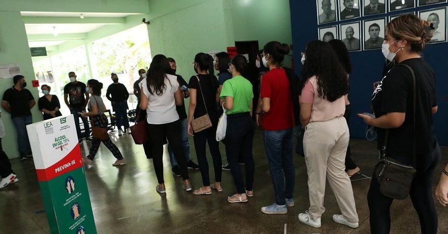 uea, vestibular, novos, universitarios