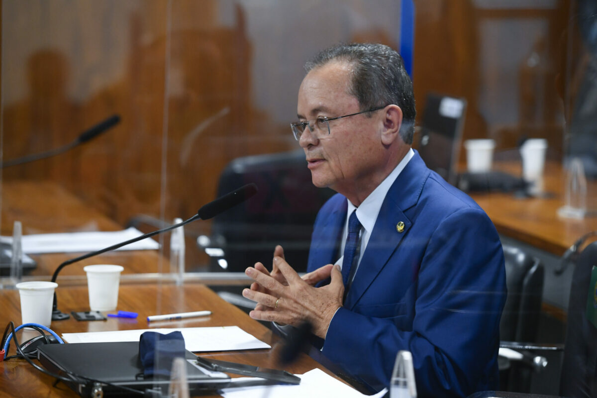 Senador ligado a cooperativa explora ouro ilegal em terra indígena