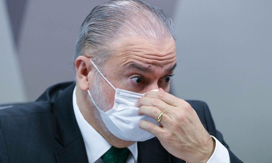 CPI da covid ameaça pedir impeachment de Aras até o carnaval