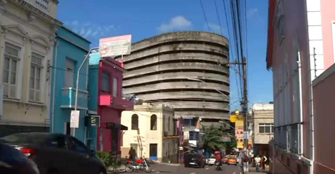 Legado de Manoel Ribeiro, edifício-garagem vai a leilão até abril em Manaus
