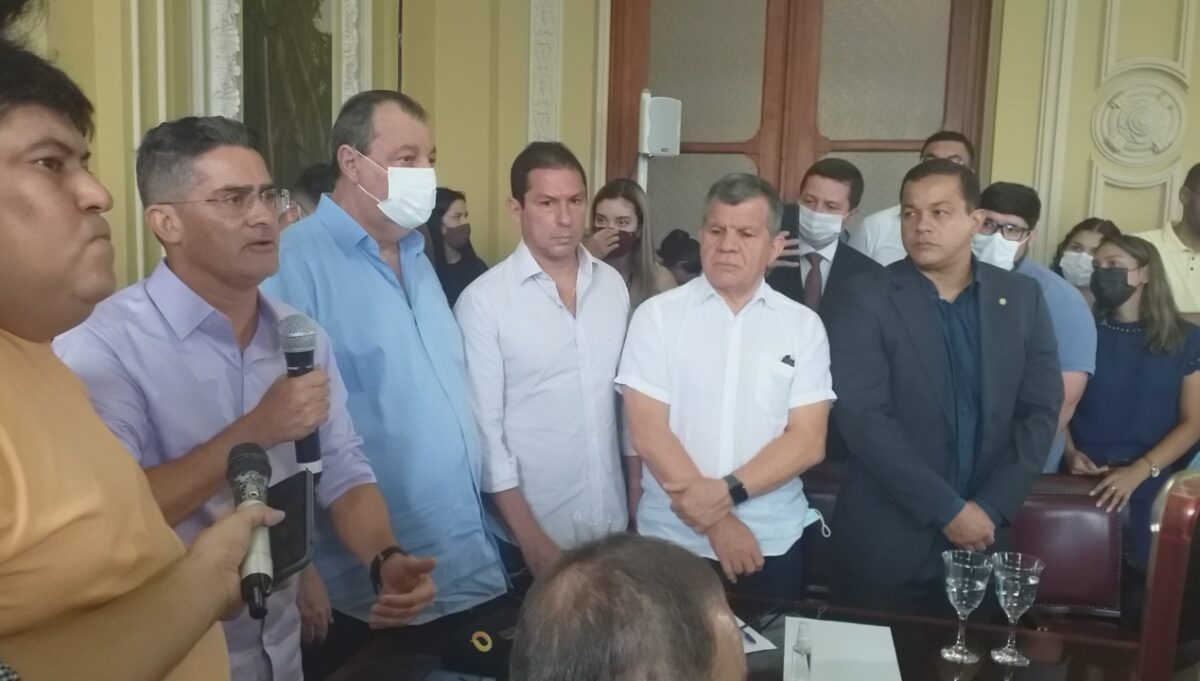 AM se une, arma-se contra IPI de Bolsonaro, mas vê brecha para diálogo