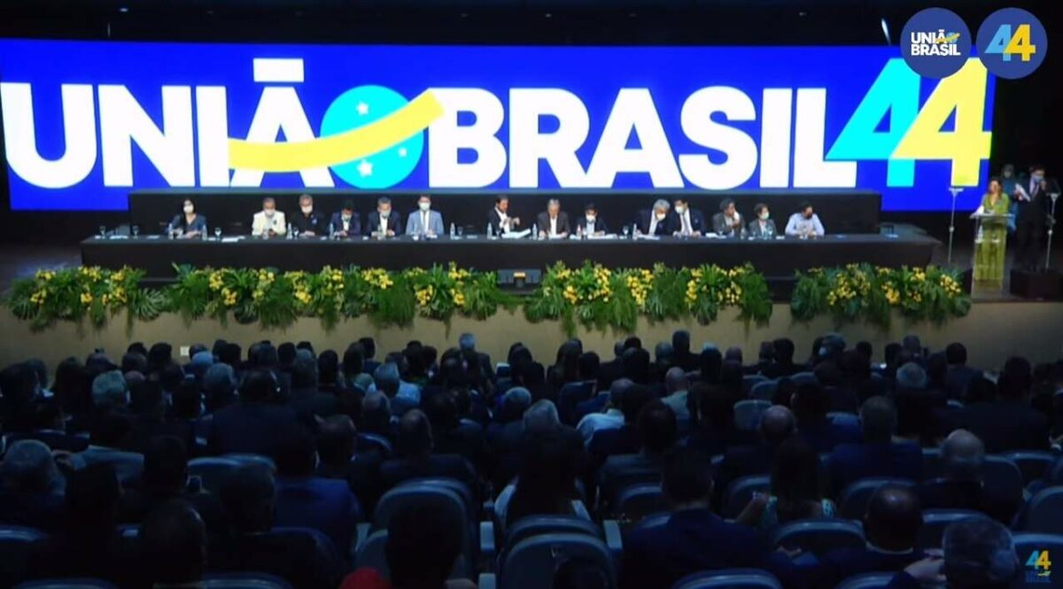 Partidos de viés bolsonarista lideram pesquisas nas grandes cidades