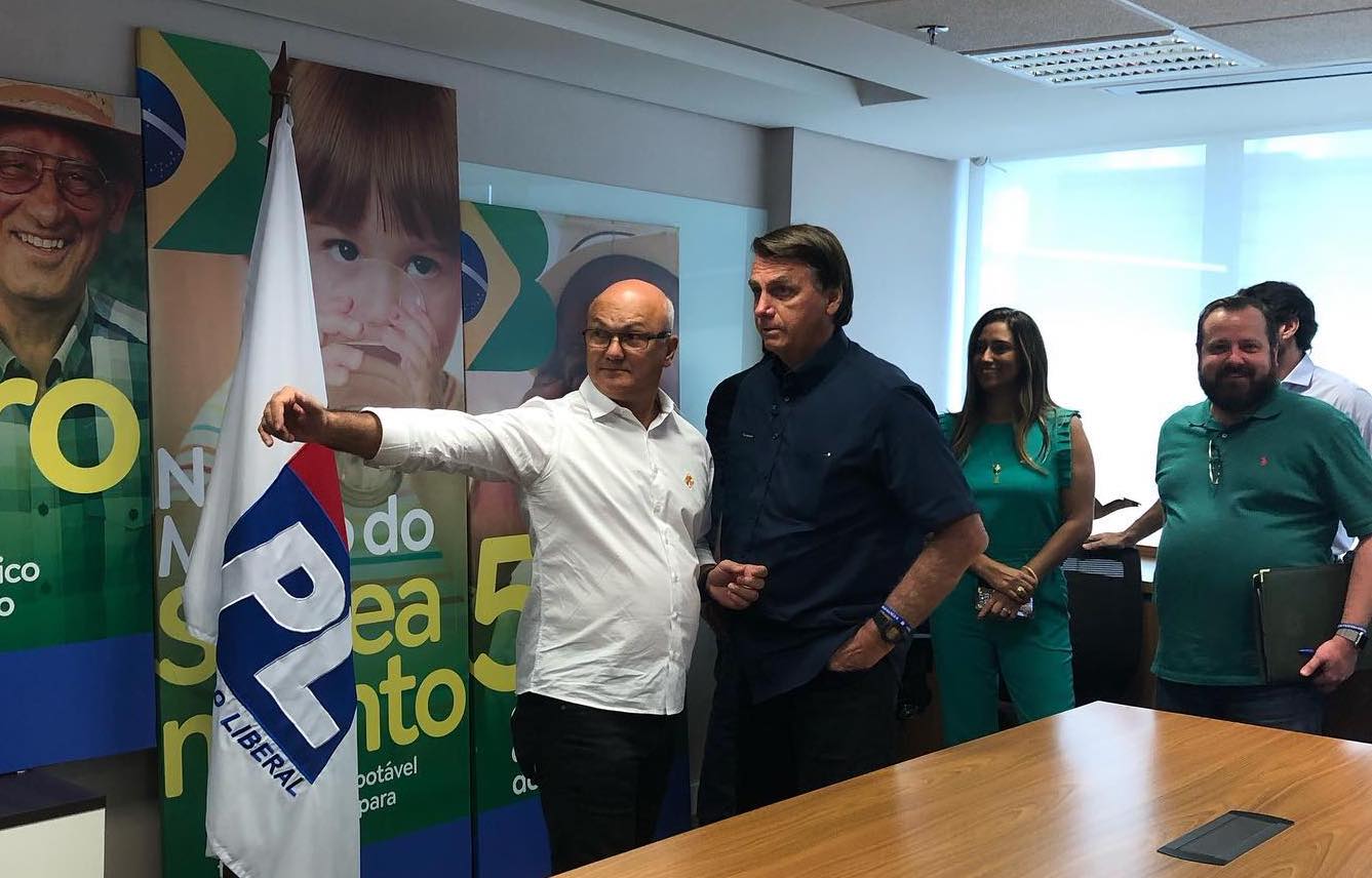 Menezes e Bolsonaro em registro pessoal feito por Menezes