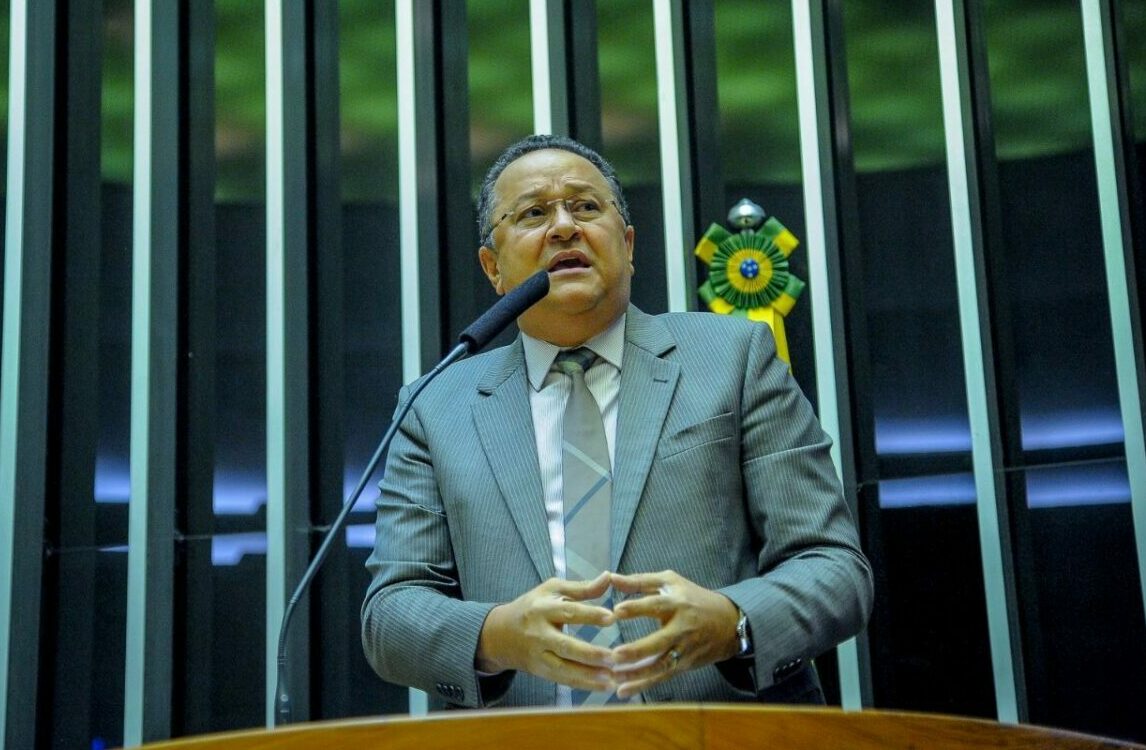 Silas Câmara no plenário da Câmara dos Deputados