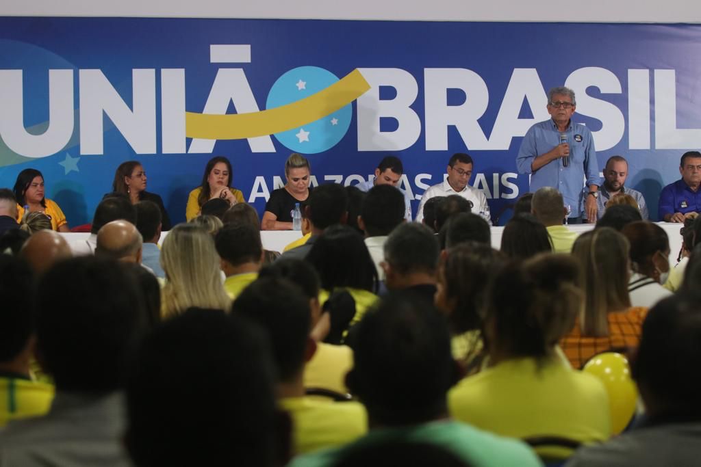 Partidos de viés bolsonarista lideram pesquisas nas grandes cidades