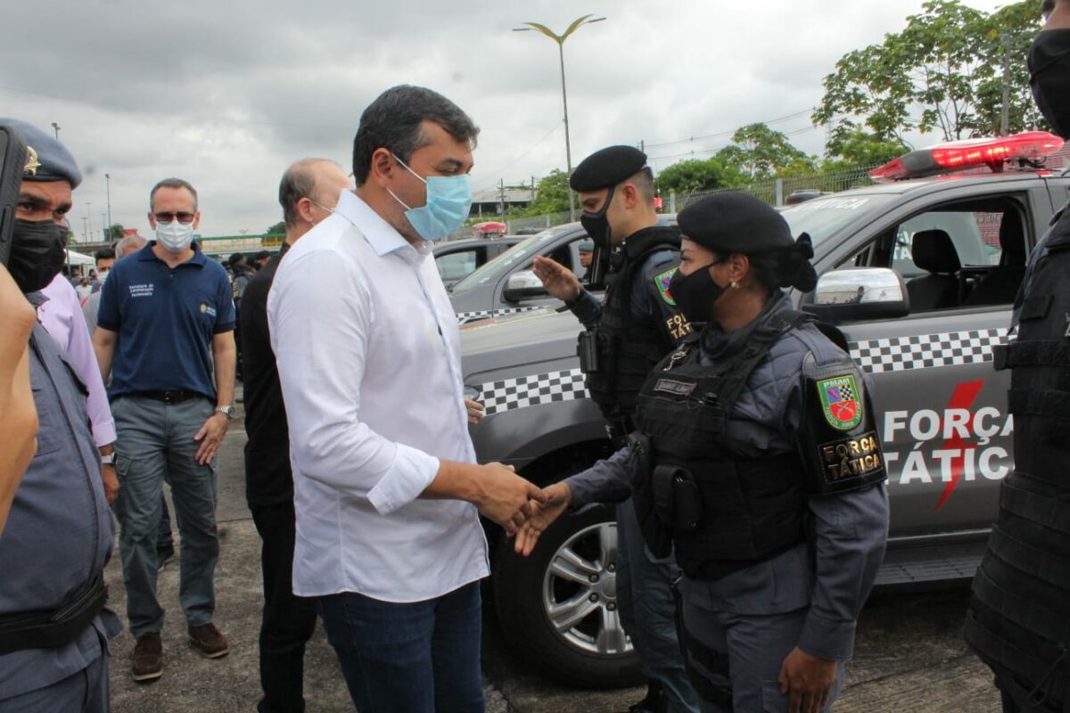 policial comprar arma