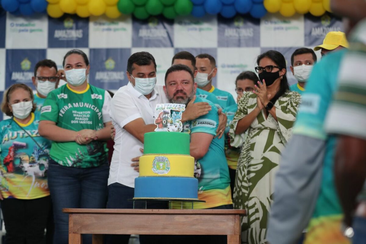Governador anuncia R$ 28 milhões para obras do prefeito em Autazes