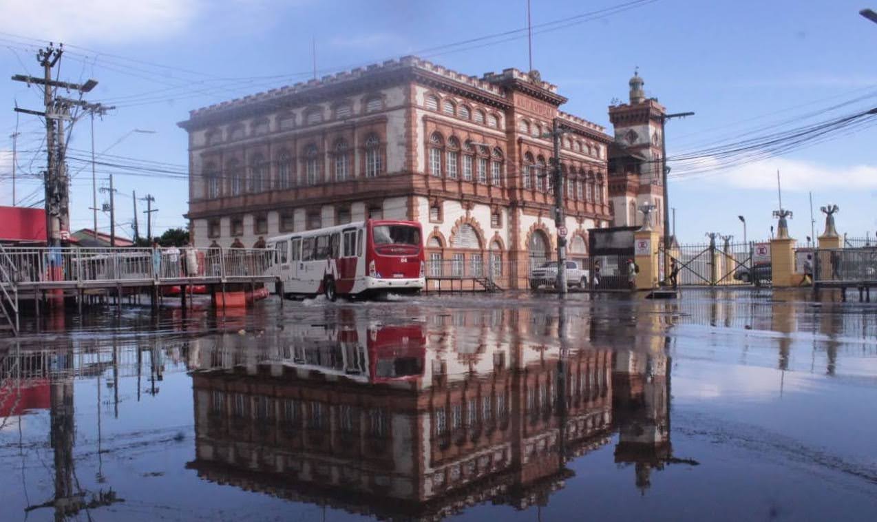 Enchente rio Negro Centro de Manaus em 7 de junho de 2021