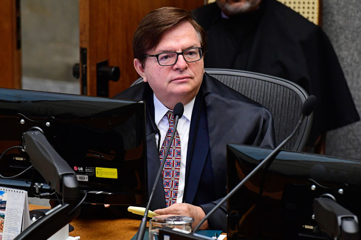 STJ manda operadora de saúde pagar R$ 500 mil por se negar a pagar R$ 4 mil