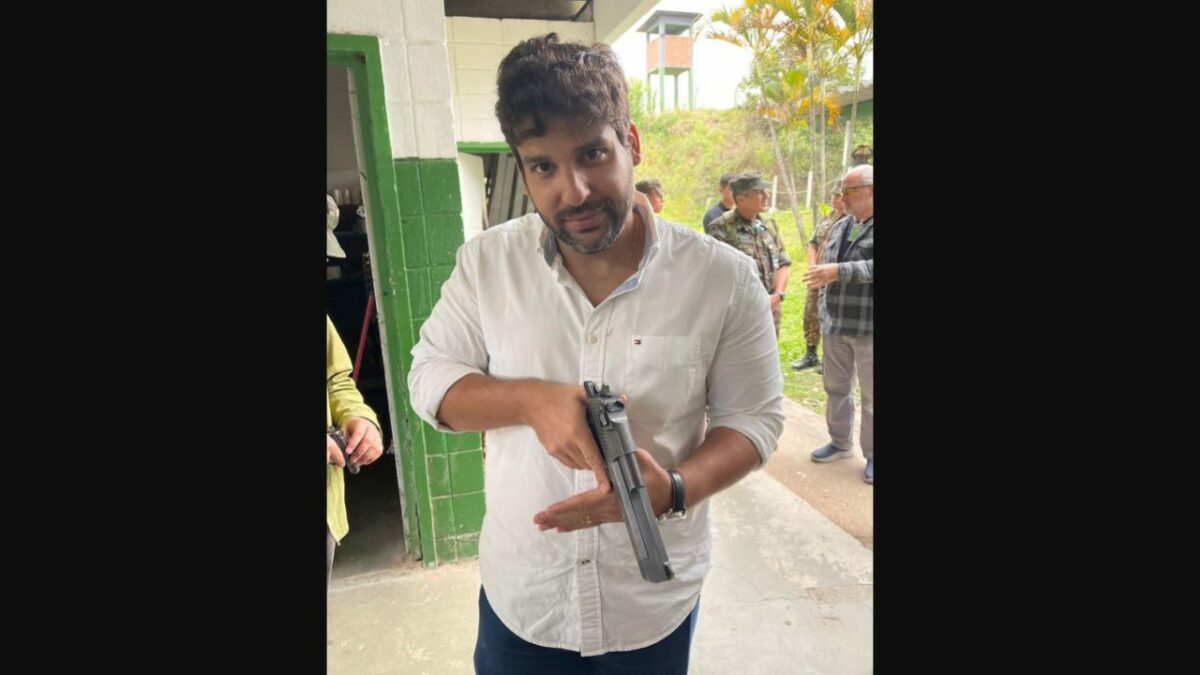 Ex-secretário de Cultura incentiva uso de verba da Rouanet ao armamento