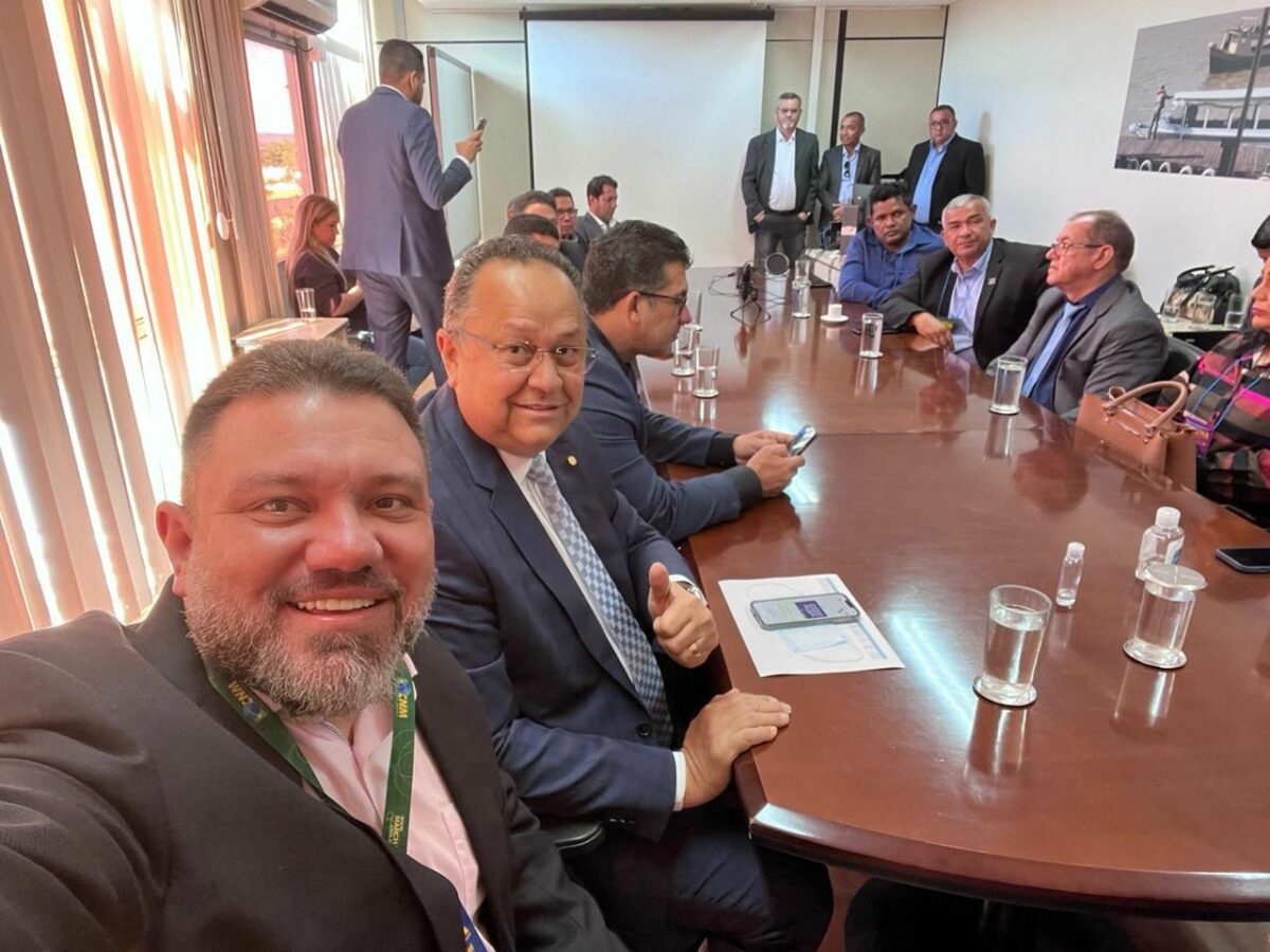 Prefeito de Autazes defende demanda junto à Funasa e FNDE, em Brasília