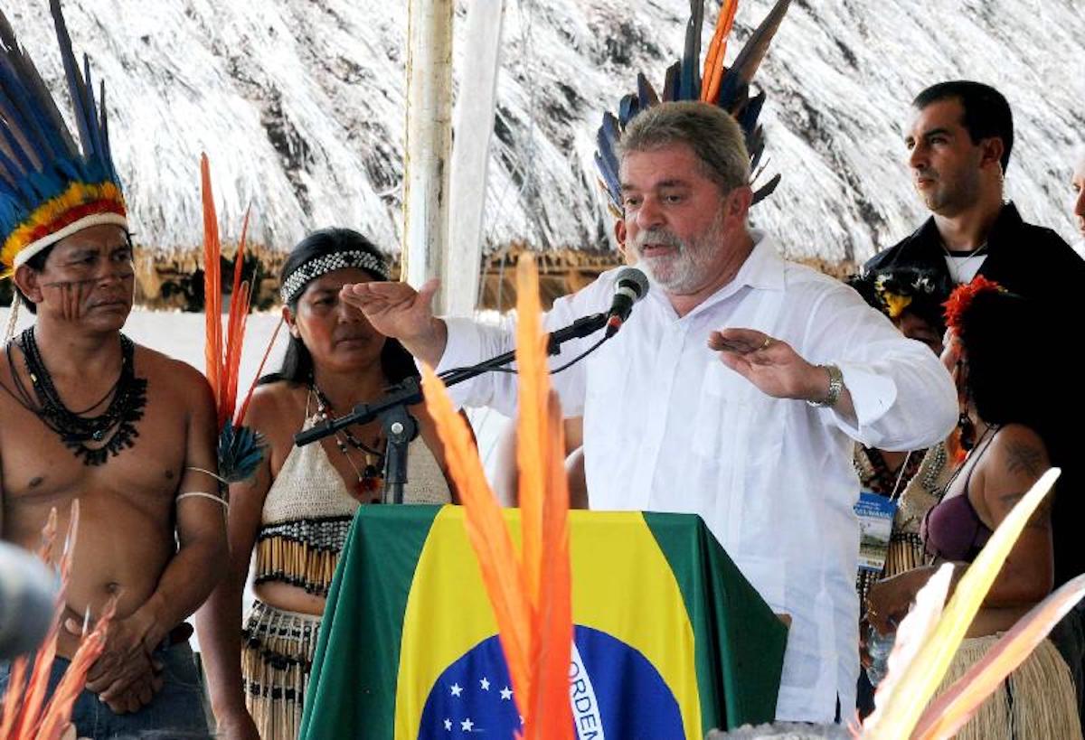 Lula com indígenas