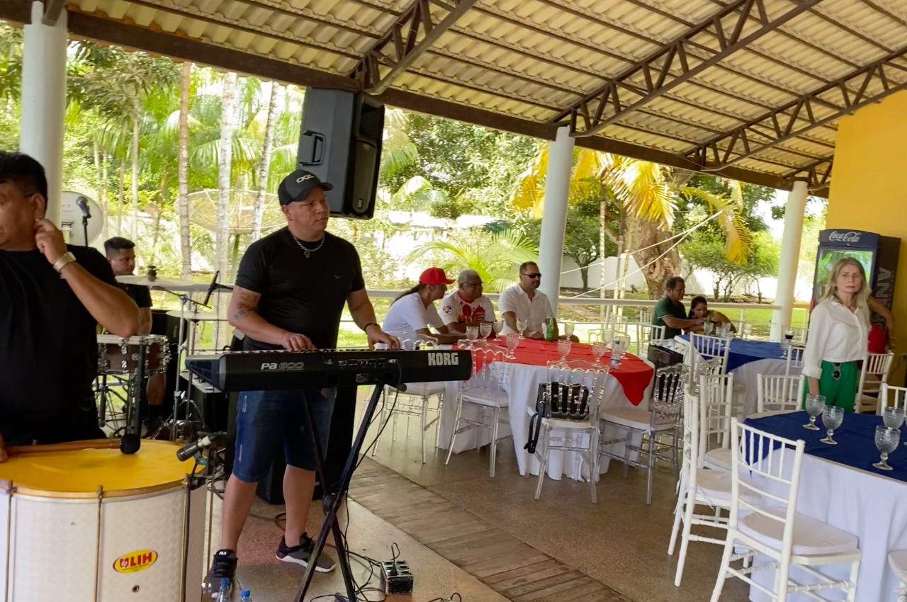 Presidente do Garantido isolado