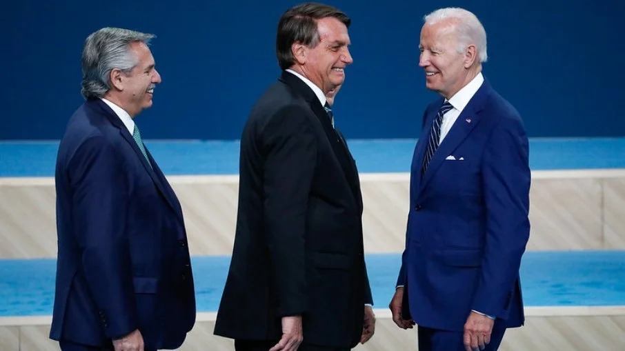 Bolsonaro muda opinião sobre Biden