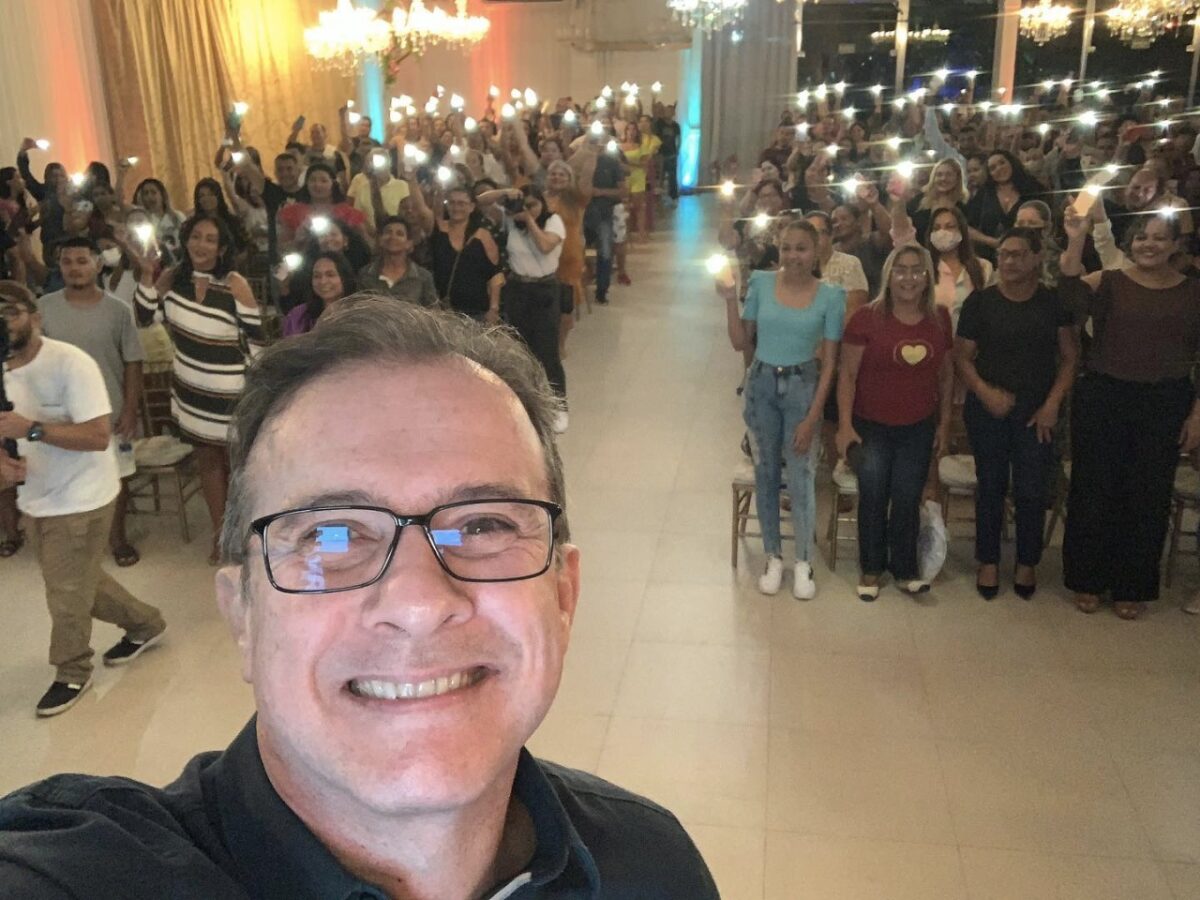 Chico Chico Preto Preto perde vaga para Menezes e ‘cai' para deputado federal