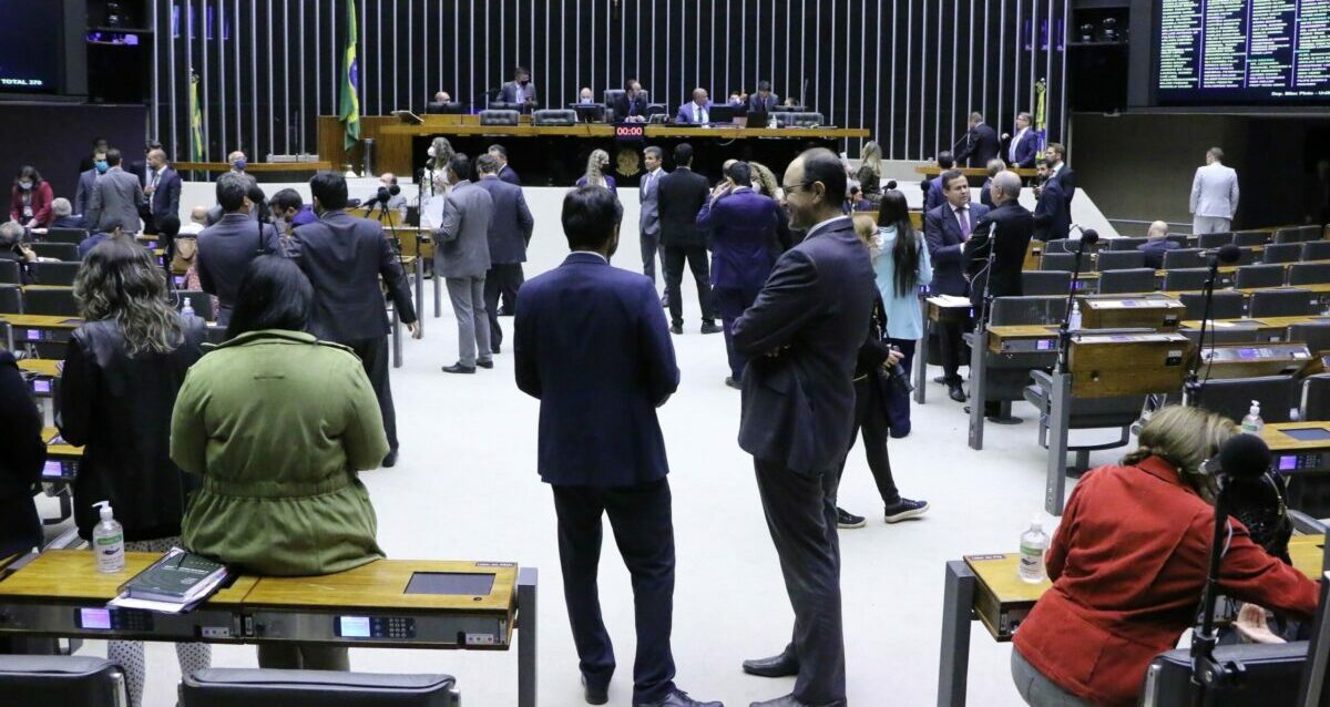 partidos, confiaveis, militares