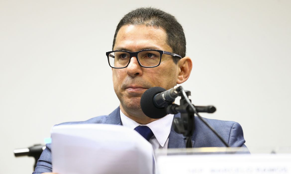 Deputado propรตe incentivo ao investidor em pesquisa na Amazรดnia