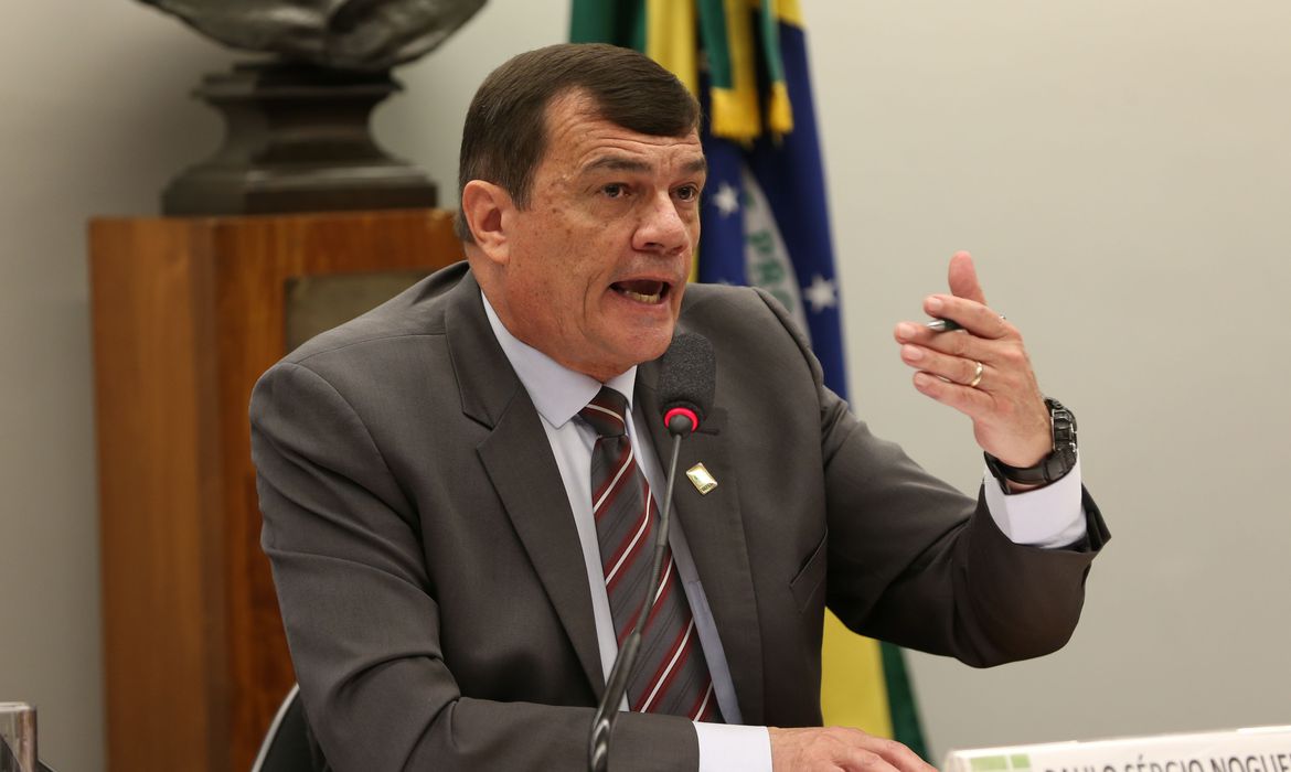 Ministro da Defesa insiste em pressionar o TSE sobre eleições