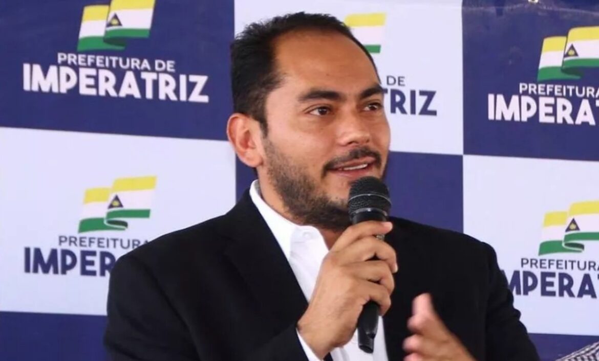 Onze denúncias podem dar prisão a prefeito de 'motociata' de Bolsonaro