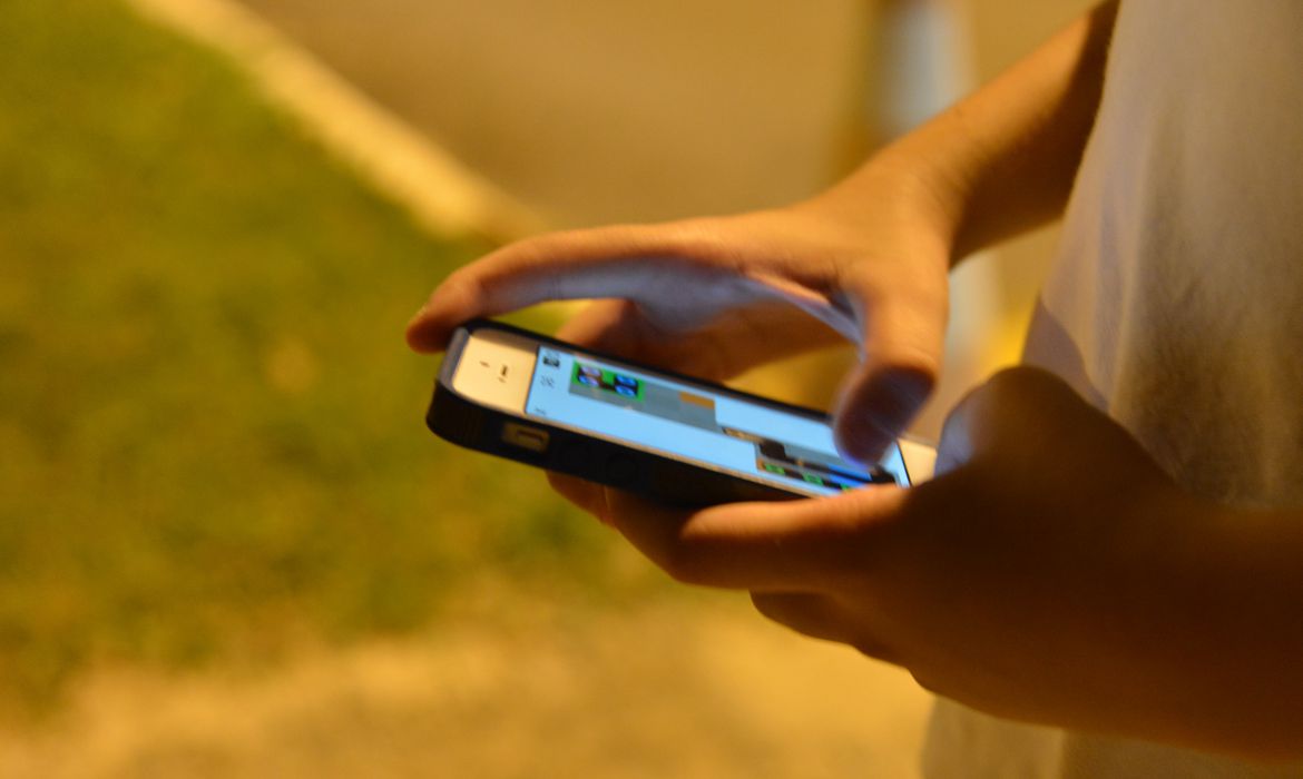 Nada de celular na hora de votar, define TSE