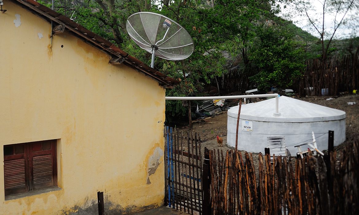 Substâncias químicas tornam água da chuva não potável em todo o mundo