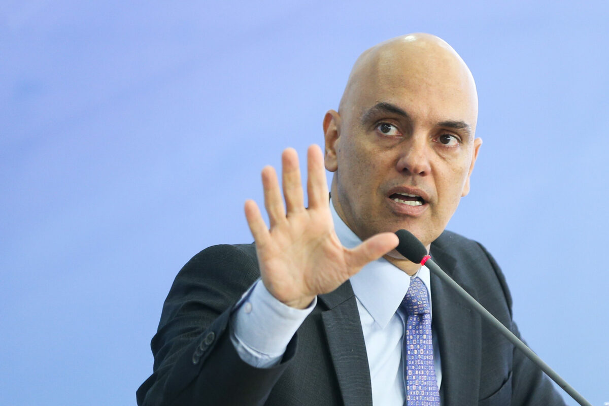 Governo Bolsonaro se irrita com Moraes e PF por causa de empresários