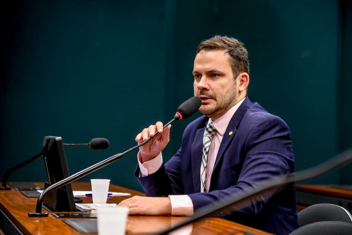 Deputado do AM garante doação de cabelos a vítimas de escalpelamento
