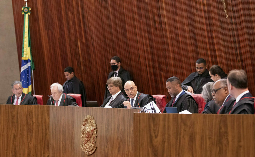 Três tuítes Alejandro Zambrana/Secom/TSE
