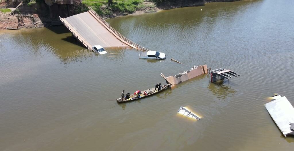 tragedia, br-319, corpos, submersos