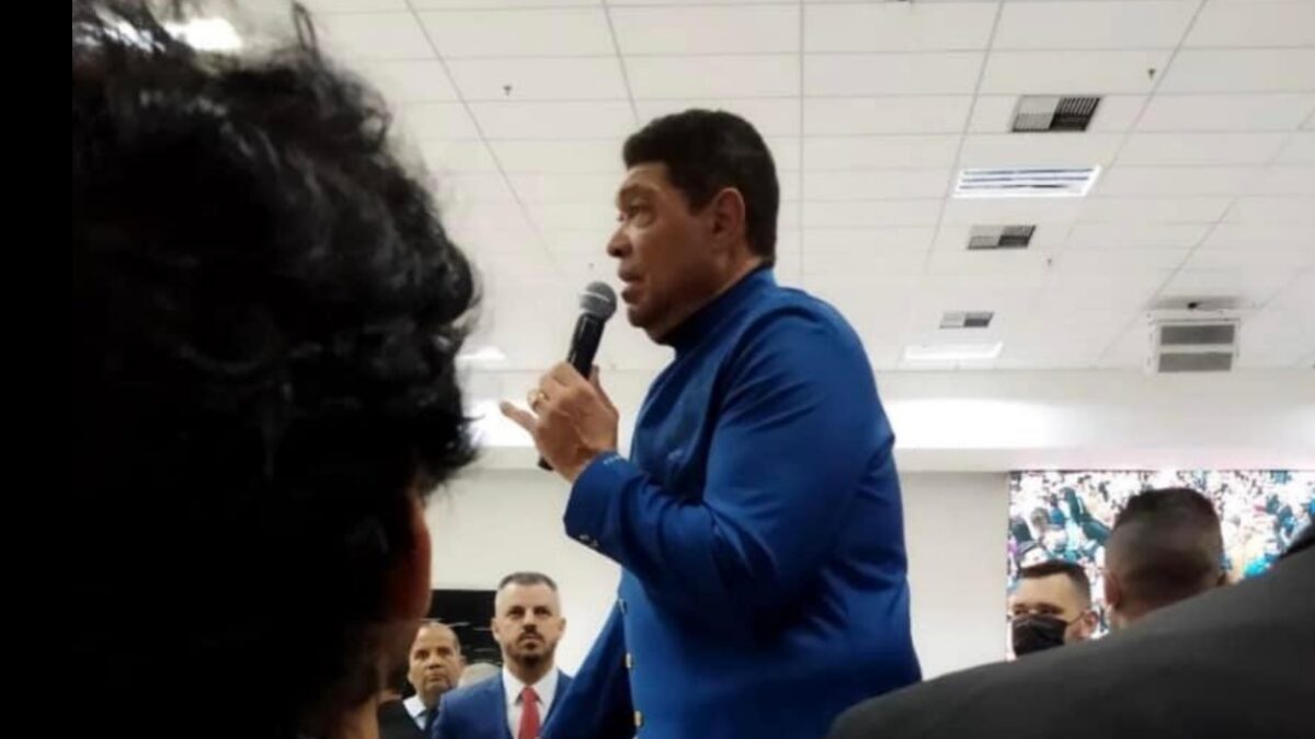 Chefe de igreja evangélica tem sigilo do Imposto de Renda quebrado