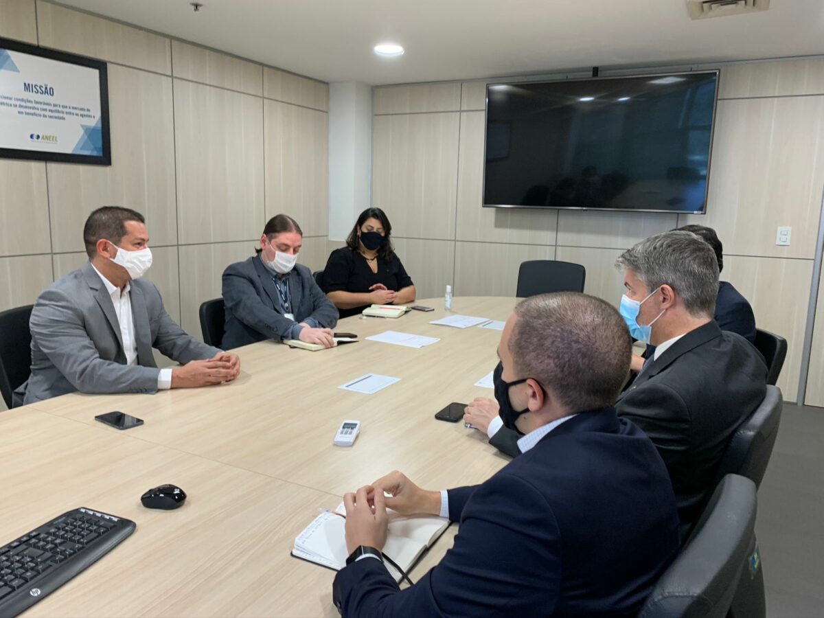 Tarifa social da luz alcança 220 mil familias no Amazonas com ação de Ramos