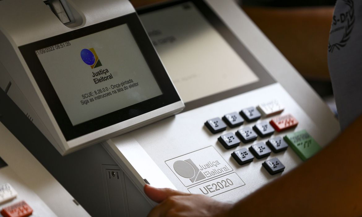 Pesquisas apontam 9 governadores eleitos em 1º turno, diz site