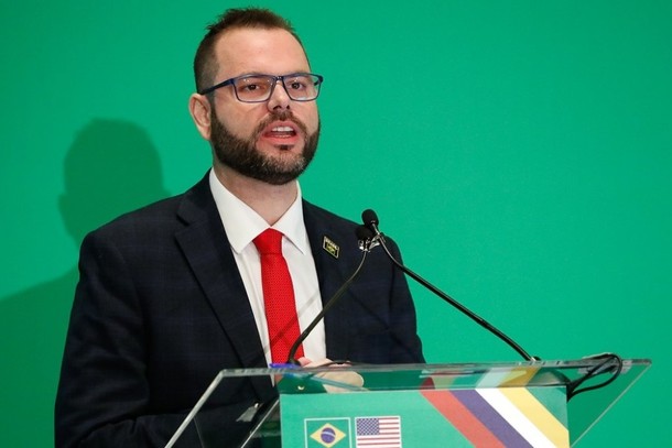 Eleito senador com dinheiro de Hang pode perder mandato