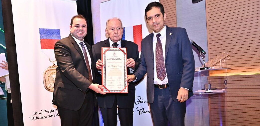 roberto, cidade, homenagem, bernardo, cabral
