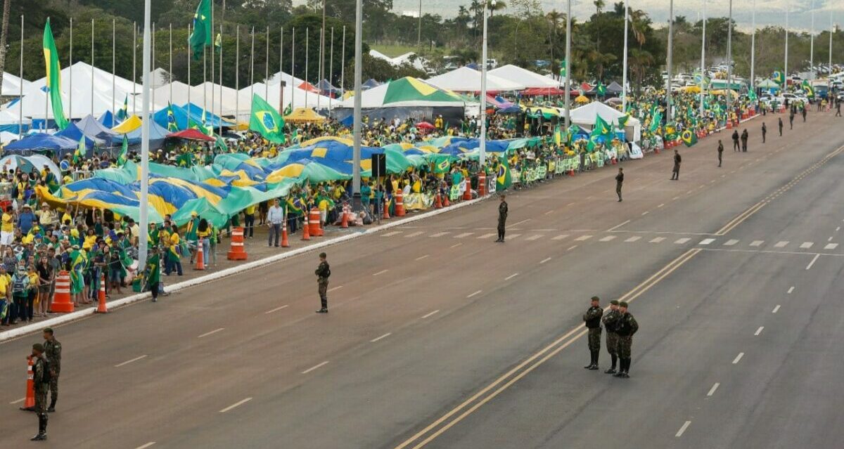 manifestantes, bolsonaristas, feriado,