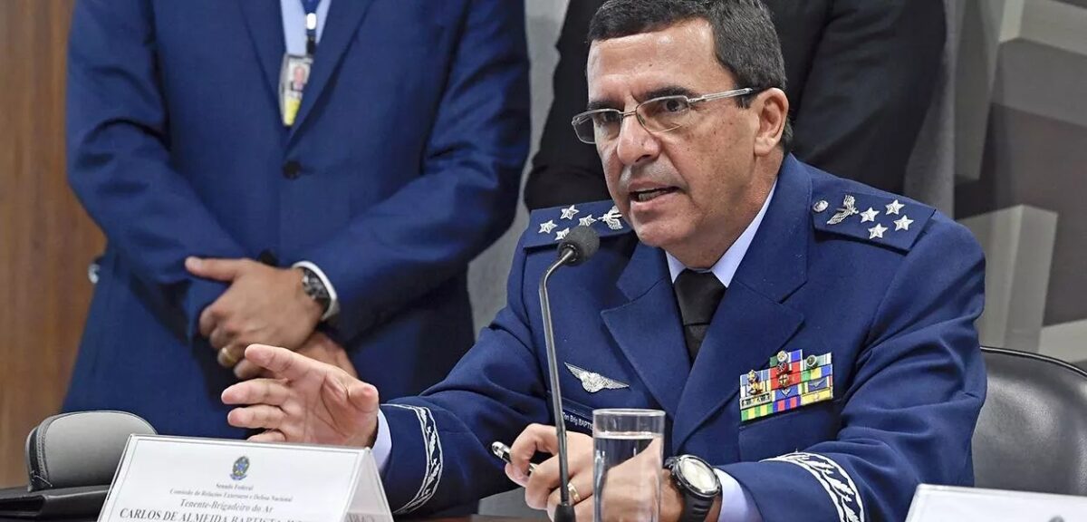 Comandante militar deve largar Bolsonaro antes de Lula assumir
