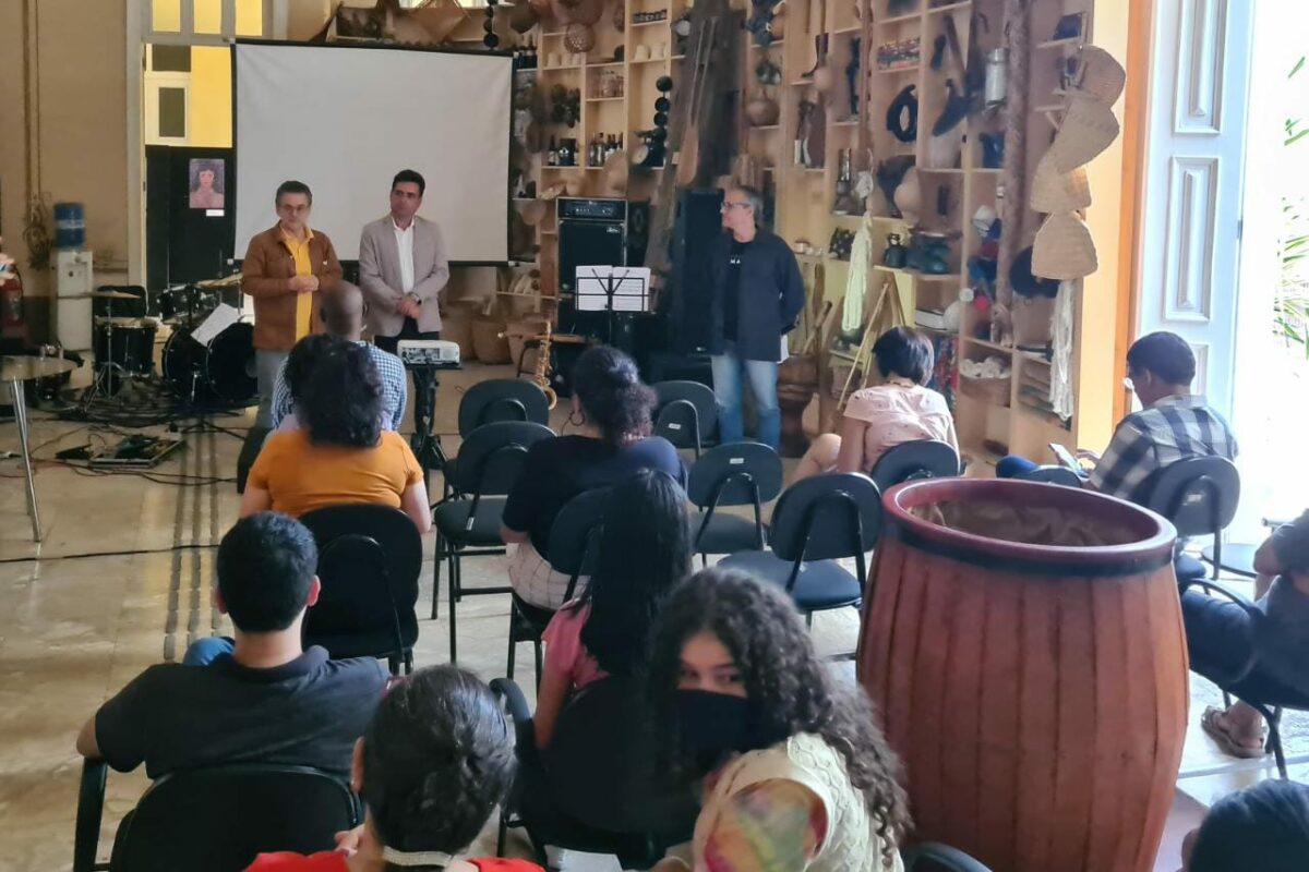 Prefeitura lança documentário sobre jazz com influência de música do beiradão