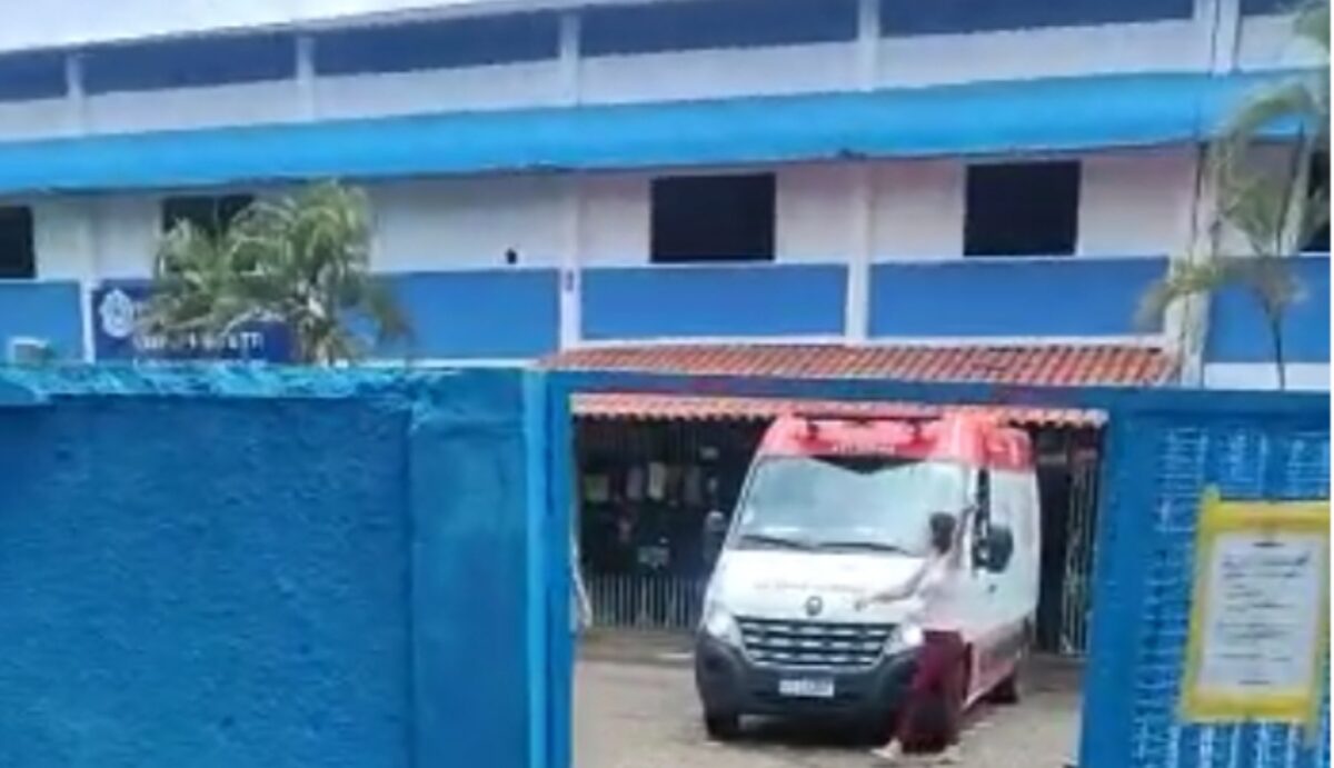 Armado, jovem invade escolas, mata 3 e fere 9. É no Brasil!