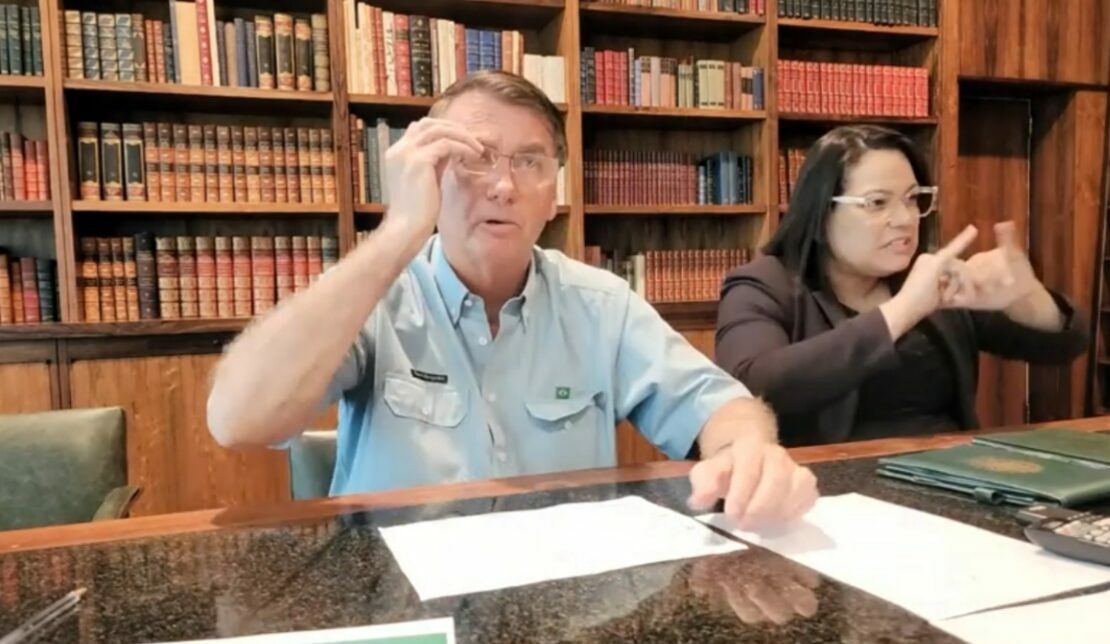 Bolsonaro retoma ataque ao STF e vacina e produz provas contra si