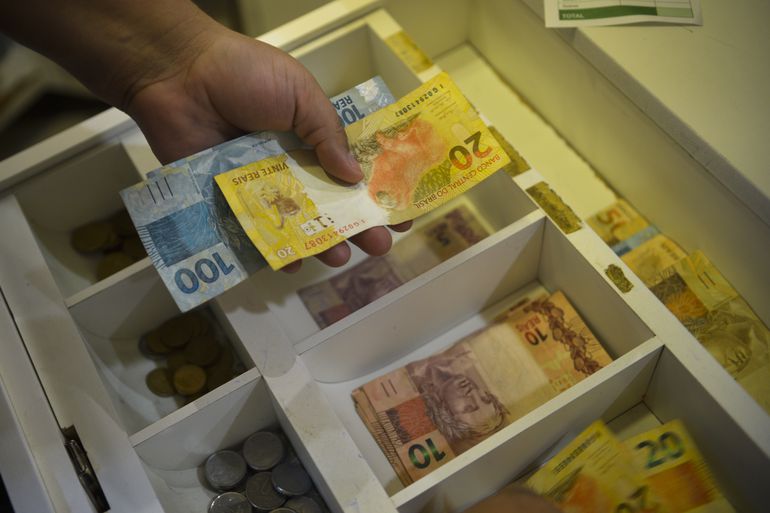 Passa de R$ 2 bilhões dinheiro esquecido nos grupos de consórcios