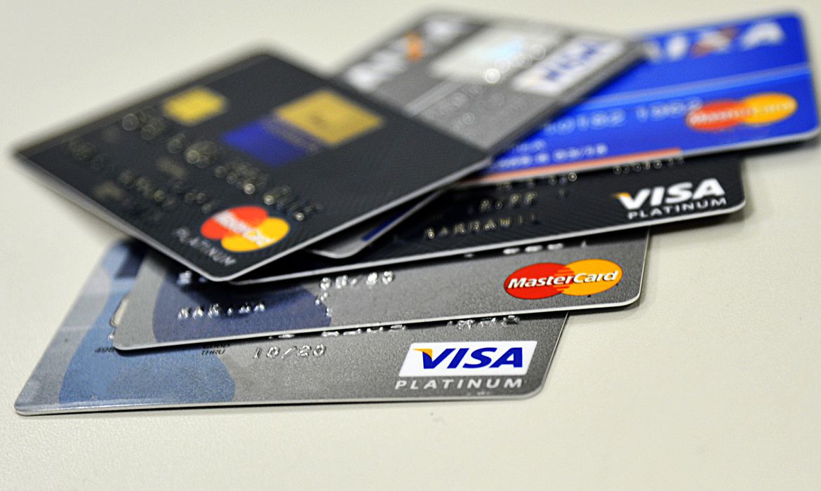 Vítimas de golpes financeiros são mais de 8 milhões de brasileiros